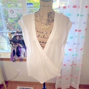 Jennifer Lopez White High low blouse.